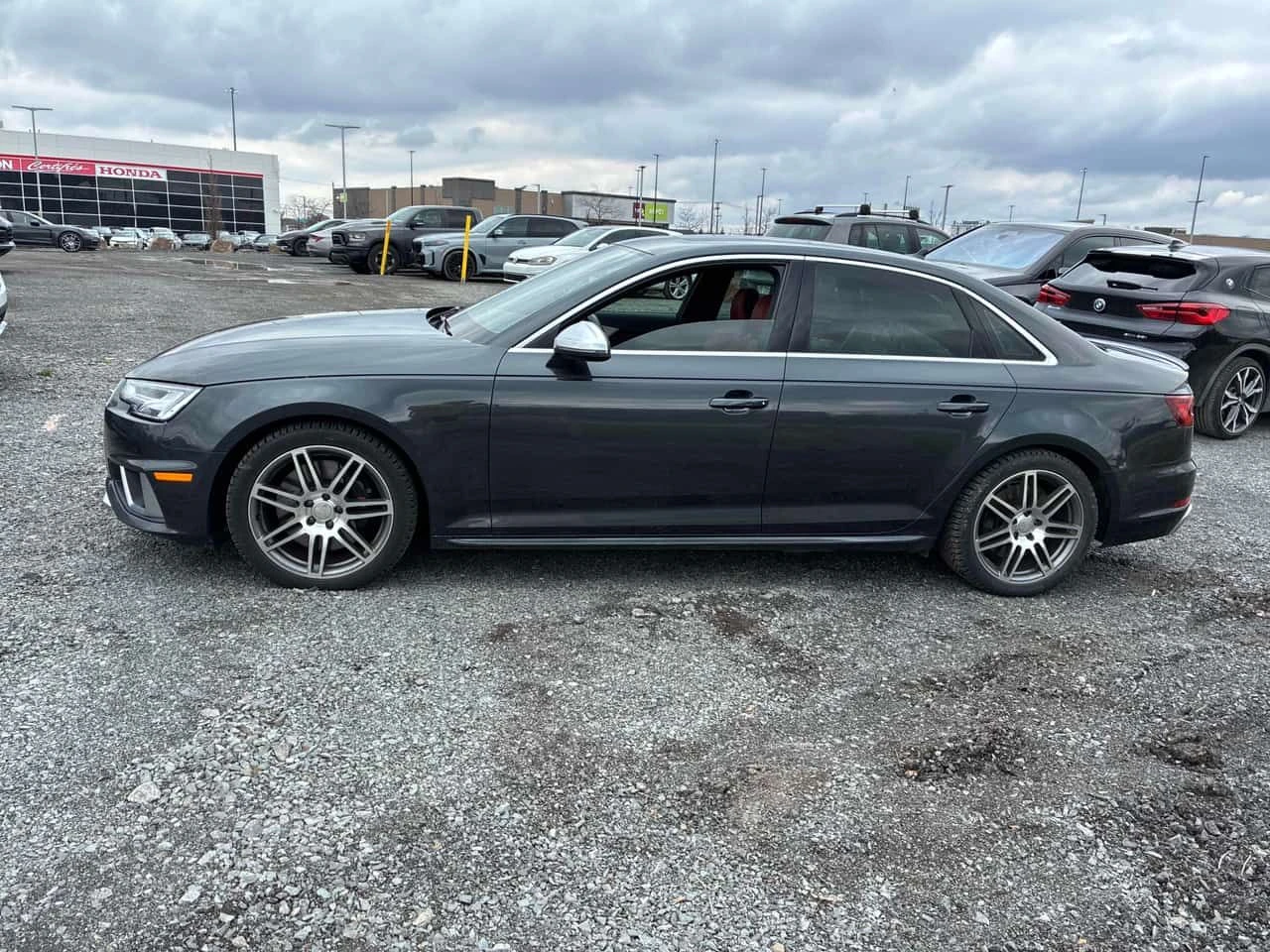 Audi S4 Progressiv/ШИБИДАХ/ДИСТРОНИК/360/ГУМИ+ ДЖАНТИ , снимка 3 - Автомобили и джипове - 54417338