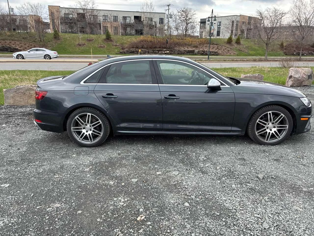 Audi S4 Progressiv/ШИБИДАХ/ДИСТРОНИК/360/ГУМИ+ ДЖАНТИ , снимка 4 - Автомобили и джипове - 54417338