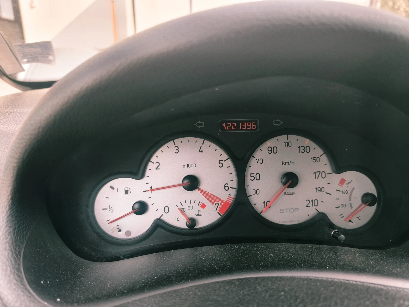 Peugeot 206 Кабриолет перфектен подарък , снимка 10 - Автомобили и джипове - 54458099