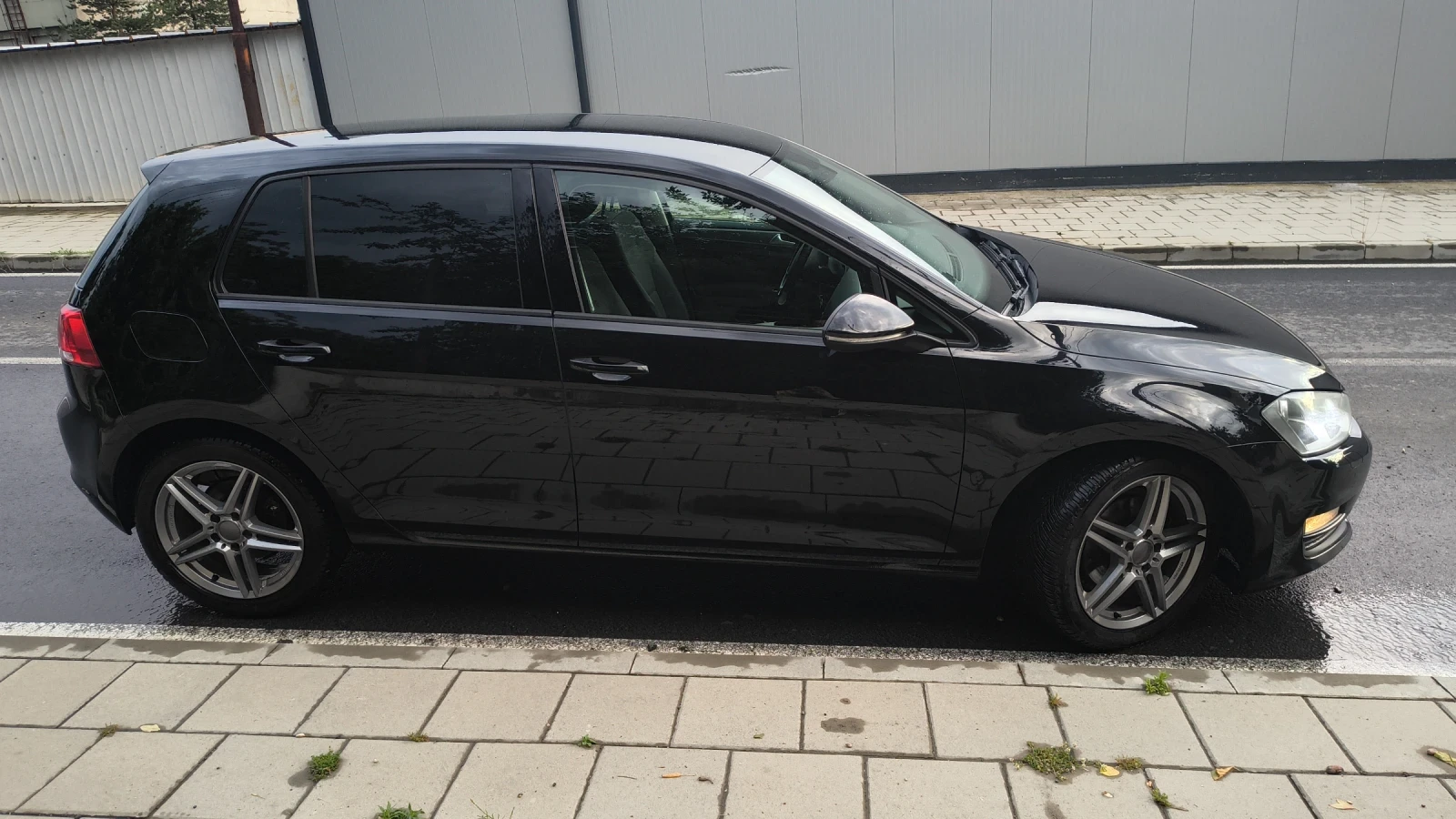 VW Golf 1.6 TDI, снимка 4 - Автомобили и джипове - 54809407