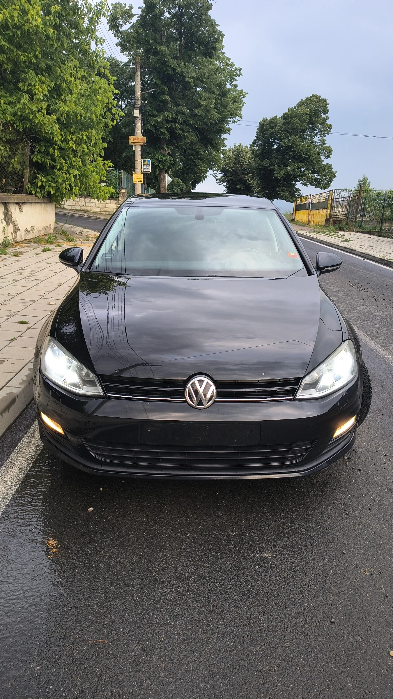 VW Golf 1.6 TDI, снимка 3 - Автомобили и джипове - 54809407