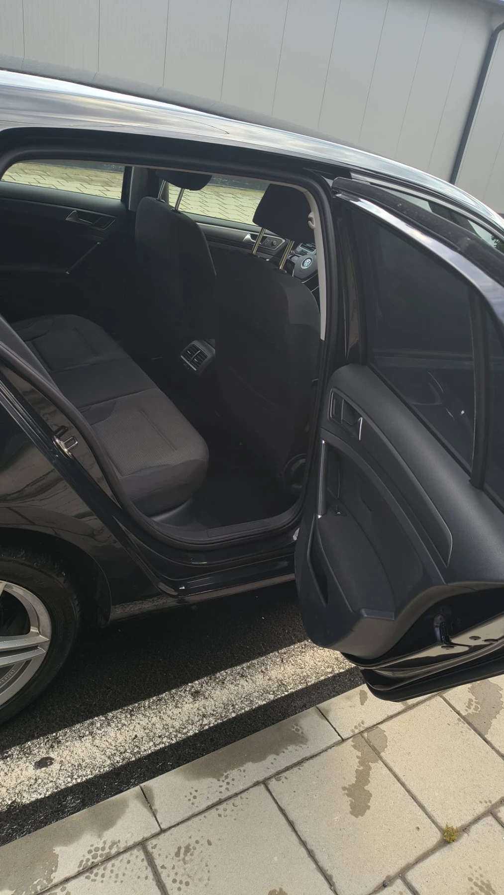 VW Golf 1.6 TDI, снимка 10 - Автомобили и джипове - 54809407