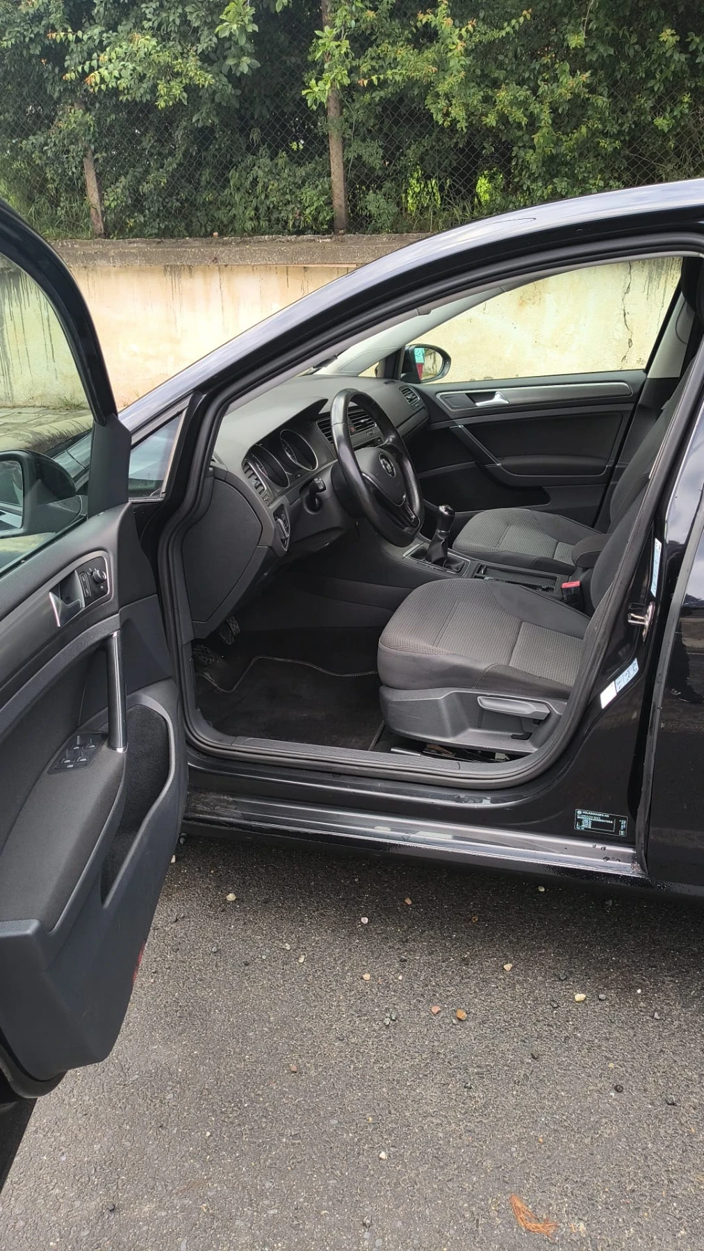 VW Golf 1.6 TDI, снимка 8 - Автомобили и джипове - 54809407