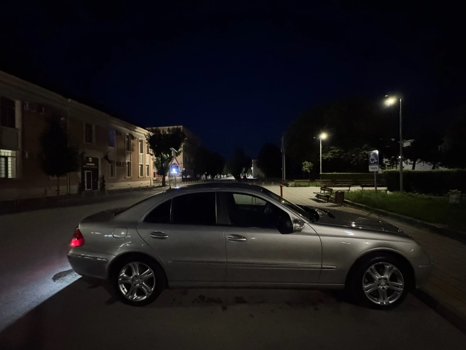 Mercedes-Benz E 280, снимка 6 - Автомобили и джипове - 54901034