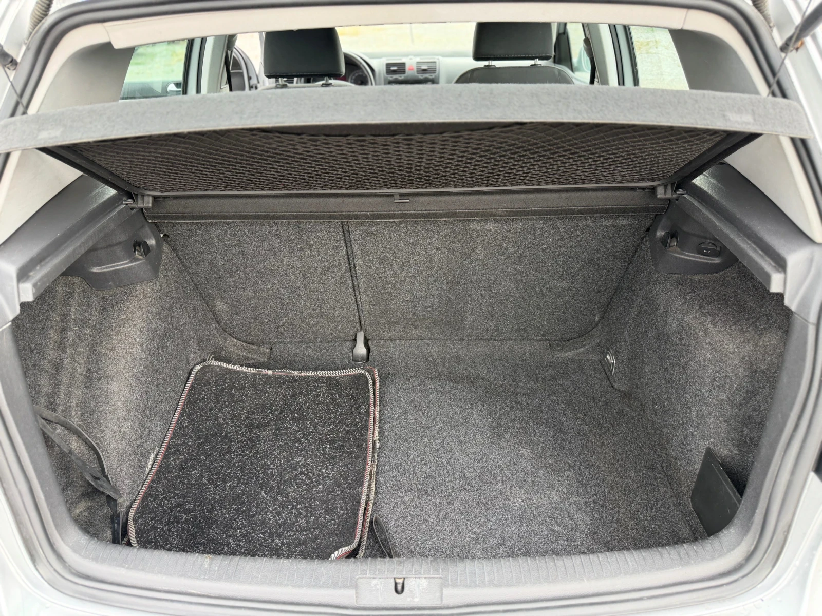 VW Golf 2.0TDI, снимка 12 - Автомобили и джипове - 54947900