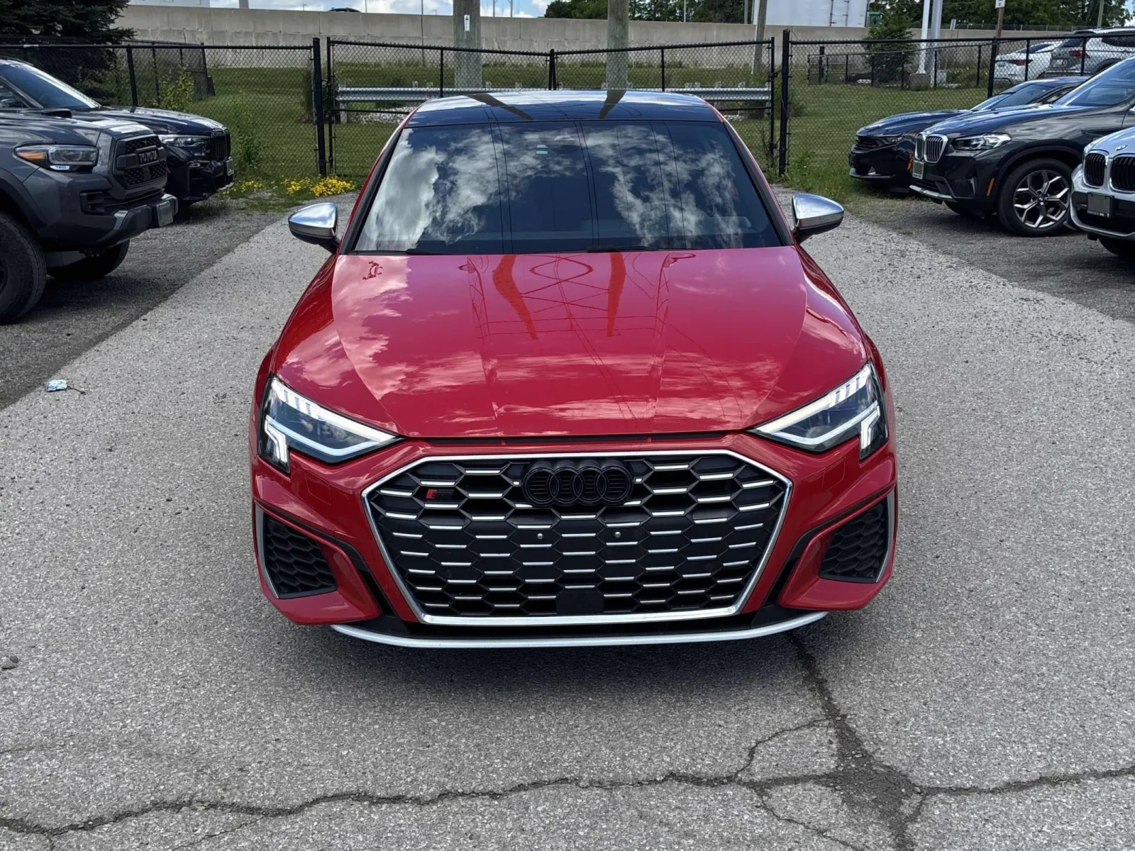 Audi S3 Progressiv * Keyless * CARFAX * АВТО КРЕДИТ * , снимка 2 - Автомобили и джипове - 54974587