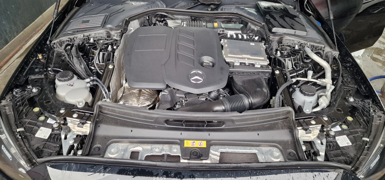 Mercedes-Benz C 200, снимка 3 - Автомобили и джипове - 55596996