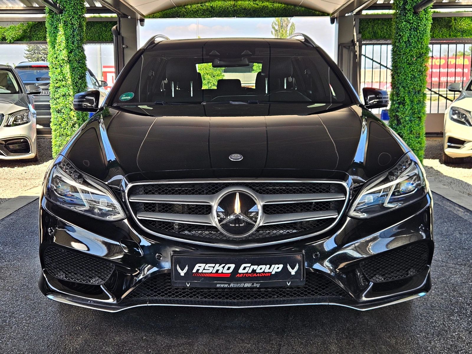Mercedes-Benz E 350 AMG/4MAT/PANO/DISTR/LINE ASYST/CAMERA/ПОДГРЕВ/ЛИЗИ, снимка 2 - Автомобили и джипове - 55751079