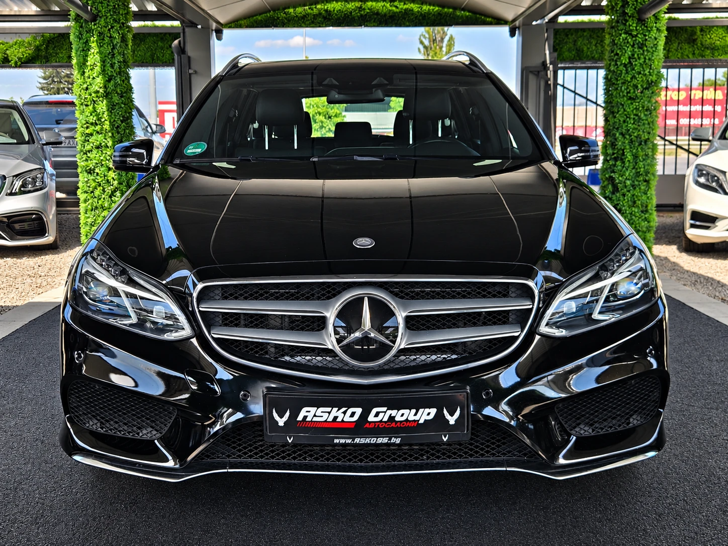 Mercedes-Benz E 350 AMG/4MAT/PANO/DISTR/LINE ASYST/CAMERA/ПОДГРЕВ/ЛИЗИ, снимка 2 - Автомобили и джипове - 55751079
