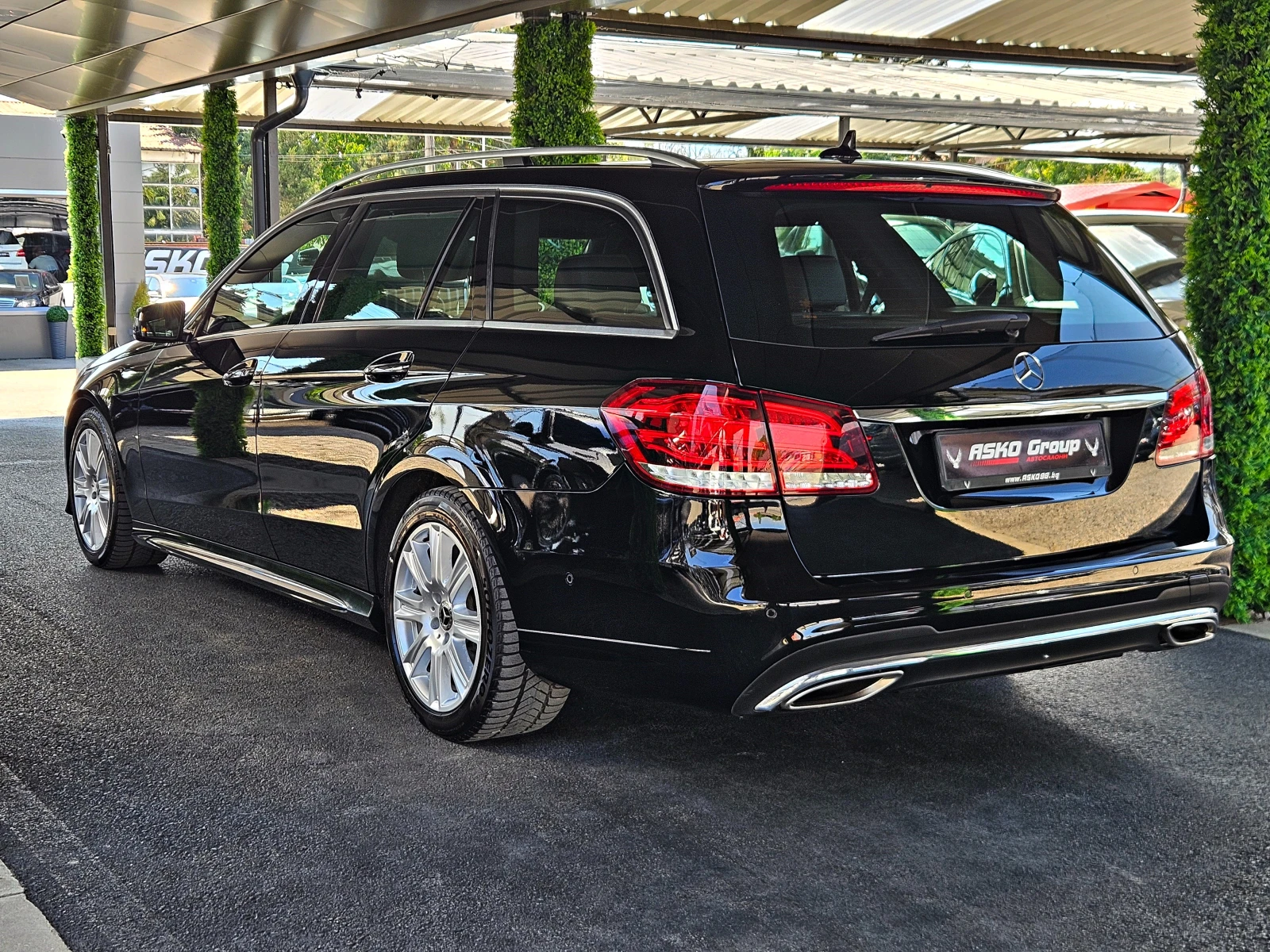 Mercedes-Benz E 350 AMG/4MAT/PANO/DISTR/LINE ASYST/CAMERA/ПОДГРЕВ/ЛИЗИ, снимка 7 - Автомобили и джипове - 55751079