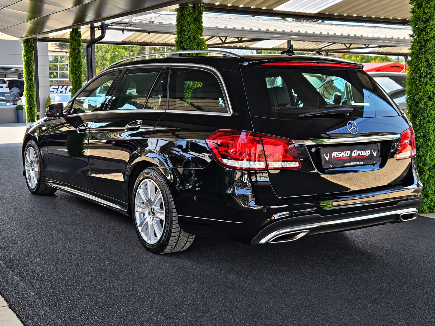 Mercedes-Benz E 350 AMG/4MAT/PANO/DISTR/LINE ASYST/CAMERA/ПОДГРЕВ/ЛИЗИ, снимка 7 - Автомобили и джипове - 55751079