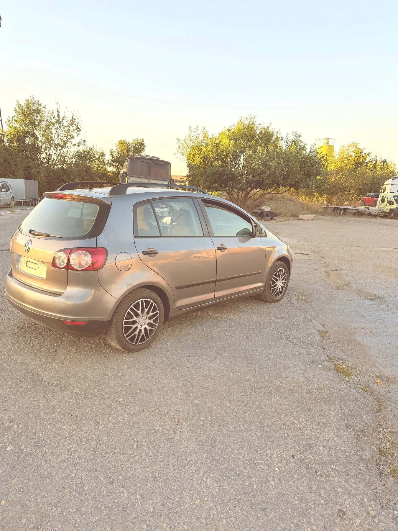 VW Golf Plus 1.9Tdi, снимка 4 - Автомобили и джипове - 55969179