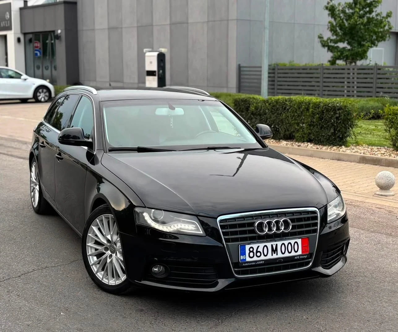 Audi A4 2.0 TDI //Регистрирана//
