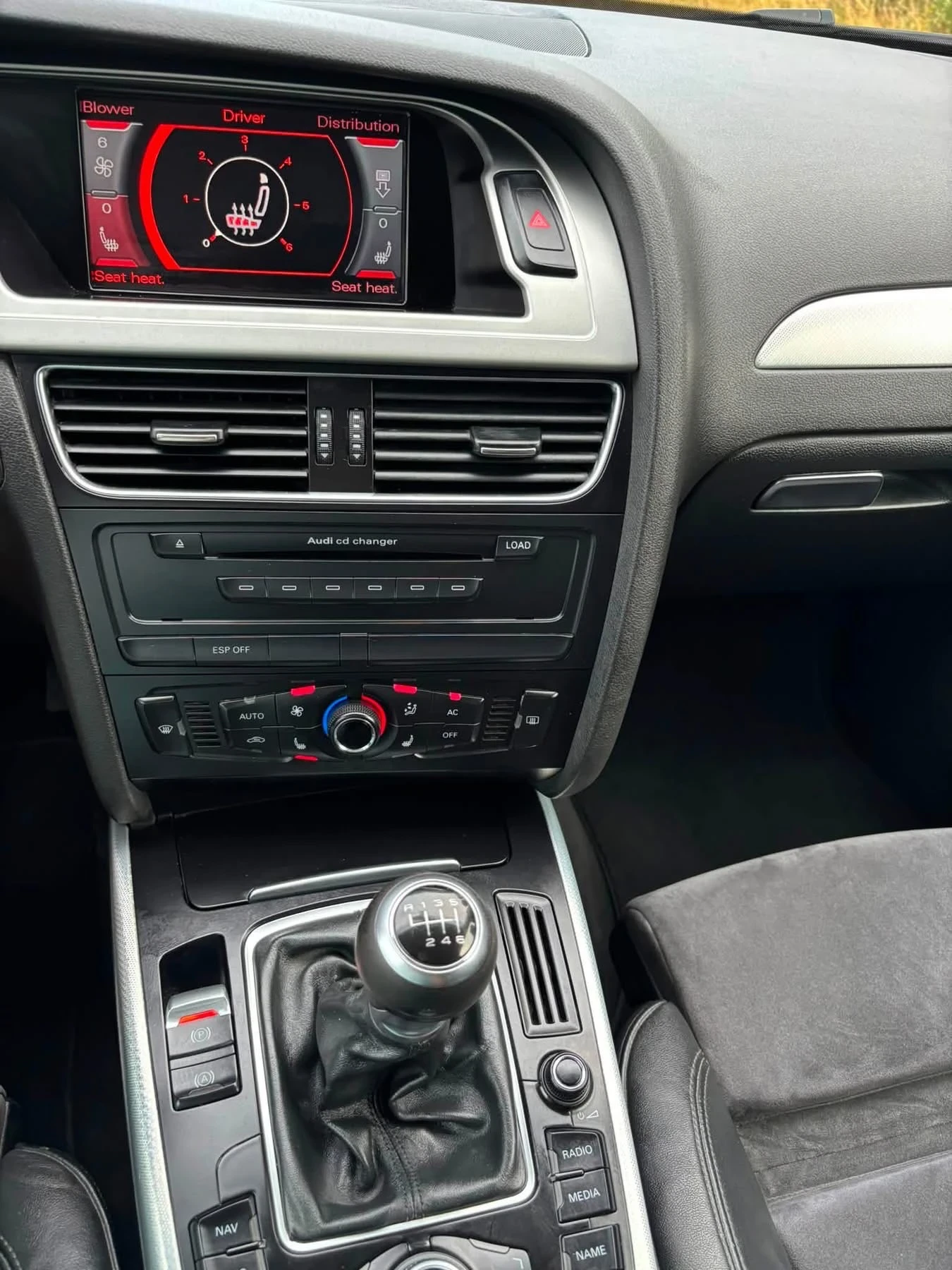 Audi A4 2.0 TDI //Регистрирана//, снимка 17 - Автомобили и джипове - 56235802