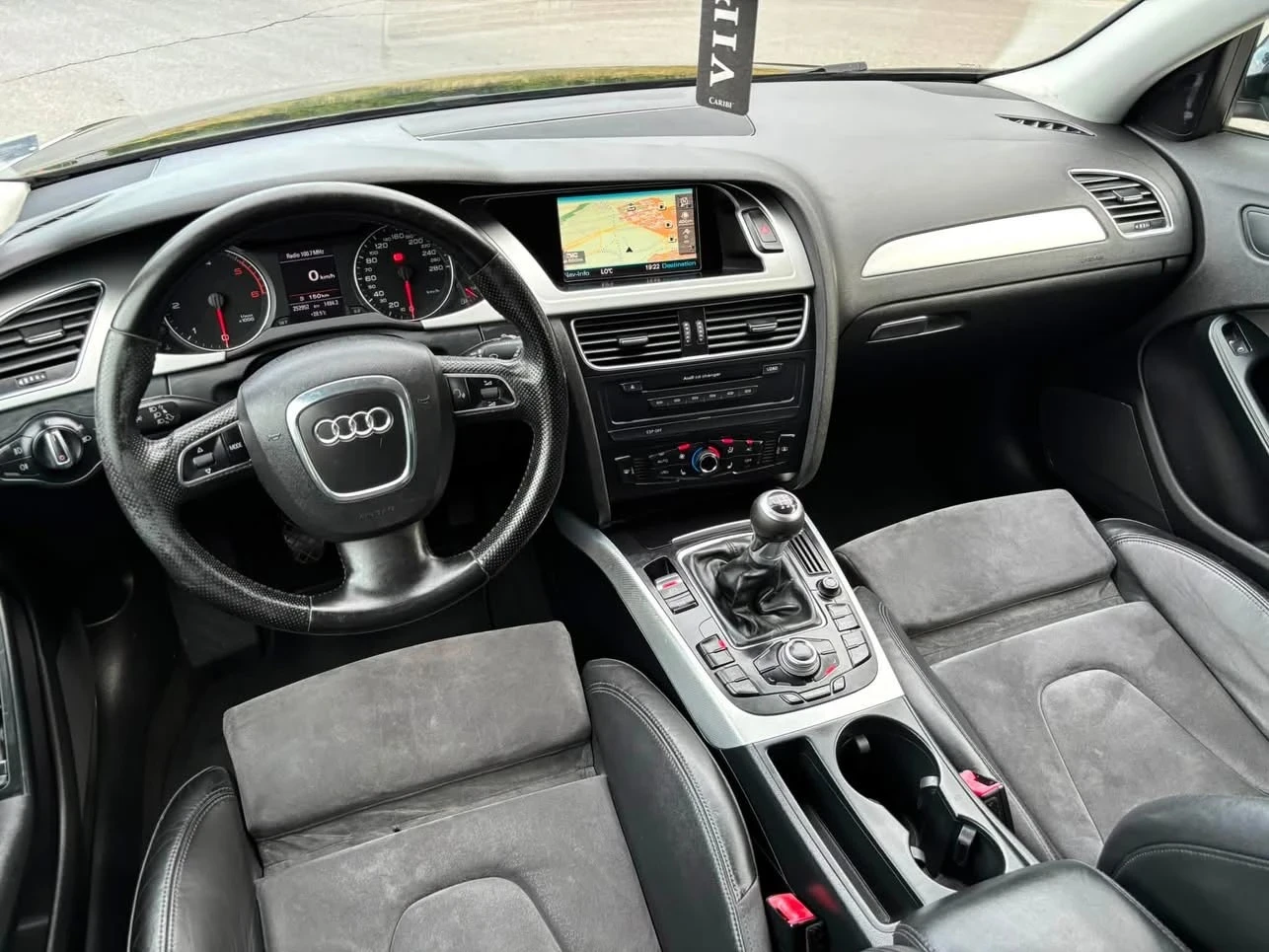 Audi A4 2.0 TDI //Регистрирана//, снимка 16 - Автомобили и джипове - 56235802