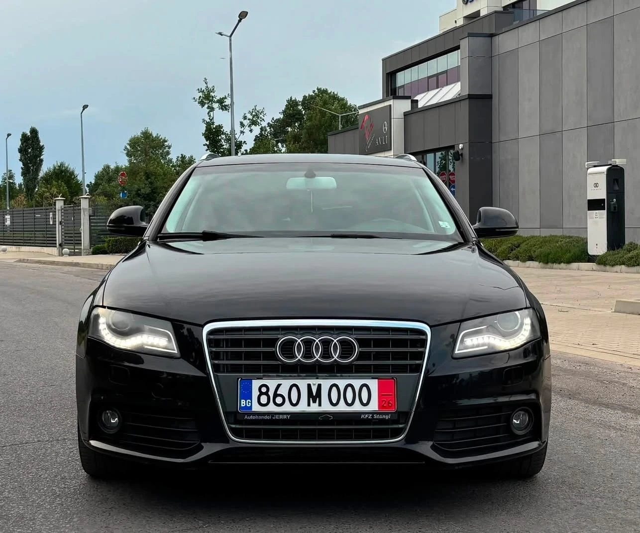 Audi A4 2.0 TDI //Регистрирана//, снимка 12 - Автомобили и джипове - 56235802
