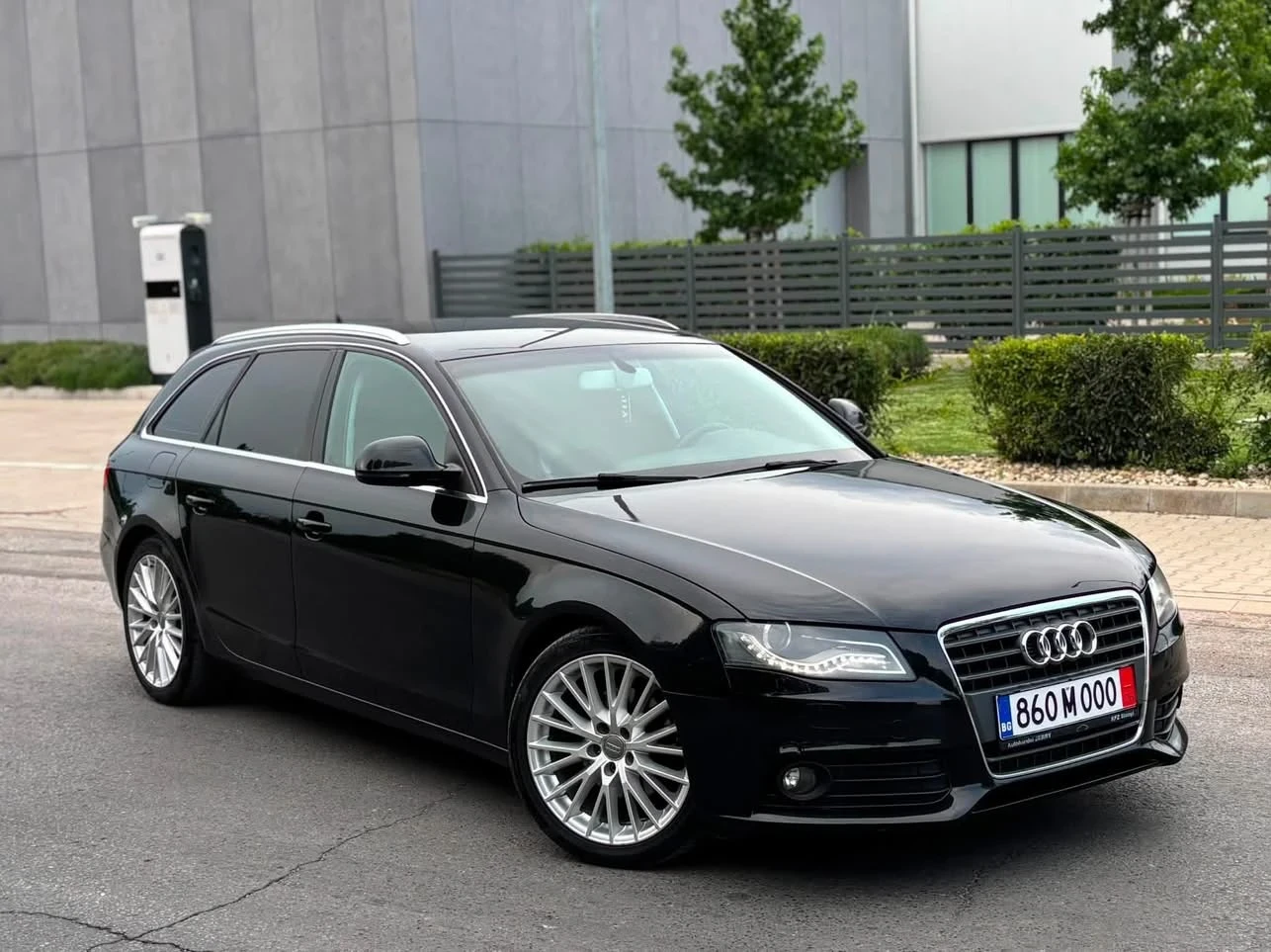 Audi A4 2.0 TDI //Регистрирана//, снимка 4 - Автомобили и джипове - 56235802
