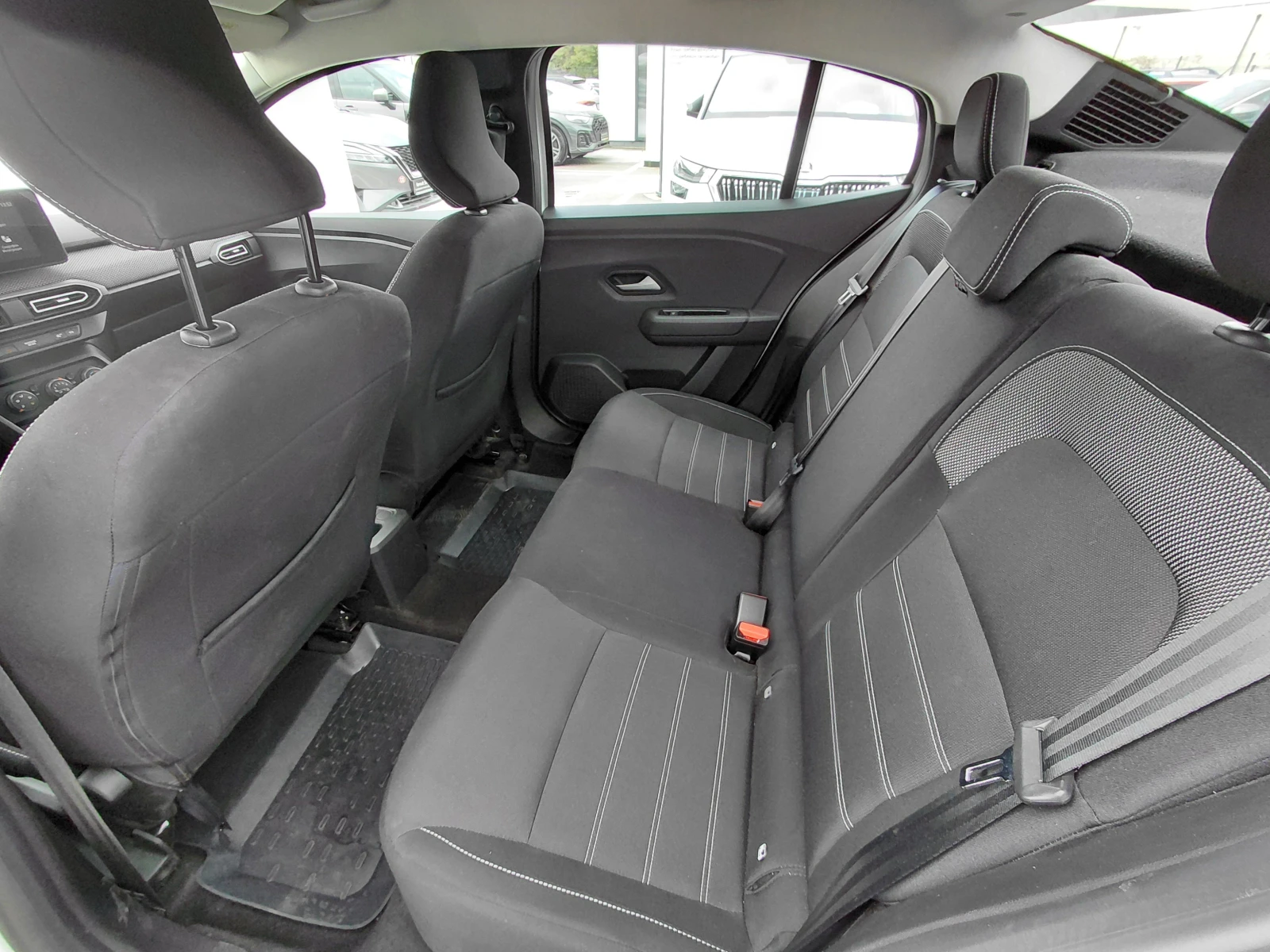 Dacia Logan Expression / 100к.с/Газ/Бензин, снимка 15 - Автомобили и джипове - 56533005