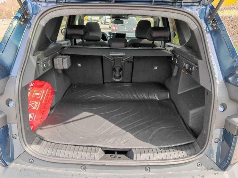 Dacia Bigster 6900лв за получаване, 1.2TCe 4x4 Extreme NEW, снимка 12 - Автомобили и джипове - 50030362