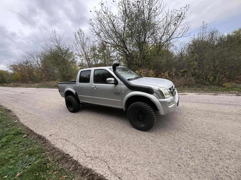 Isuzu D-max, снимка 3 - Автомобили и джипове - 52506487