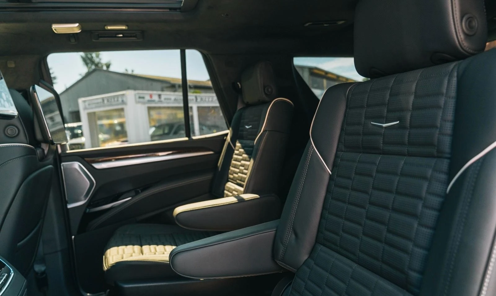 Cadillac Escalade 6.2 V8/NEW MODEL/SPORT PLATINUM/AKG/PANO/TV/360/ | Mobile.bg   14