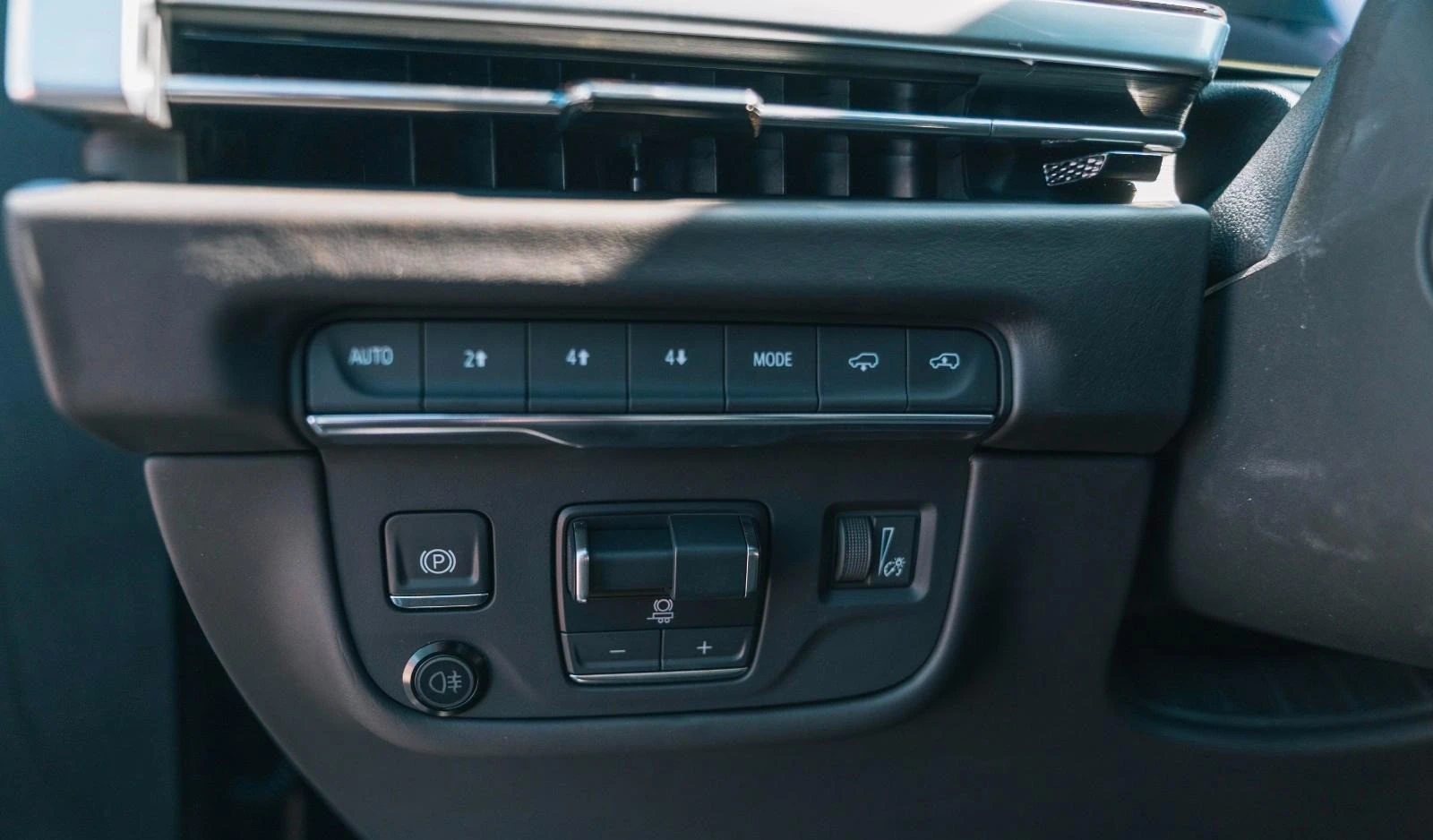 Cadillac Escalade 6.2 V8/NEW MODEL/SPORT PLATINUM/AKG/PANO/TV/360/ | Mobile.bg   11