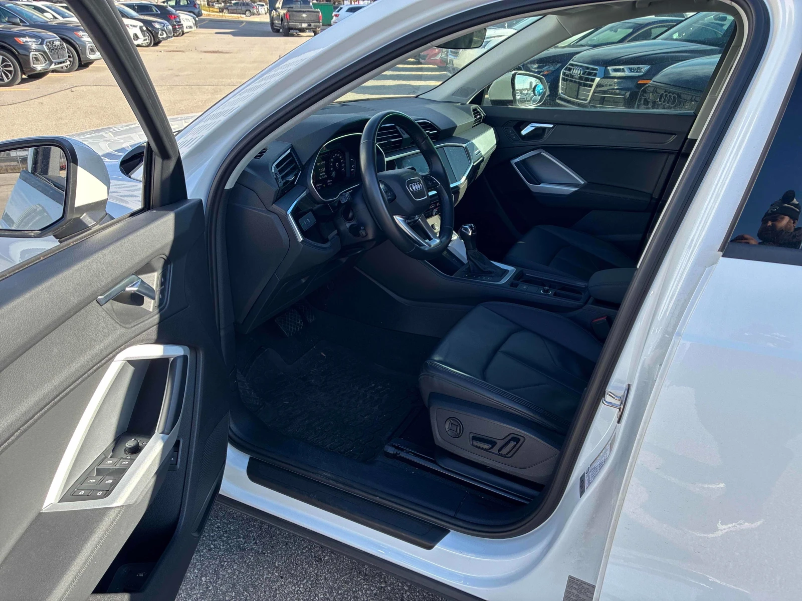 Audi Q3 * CARFAX * БЕЗ ПЪРВОНАЧАЛНА ВНОСКА - изображение 6