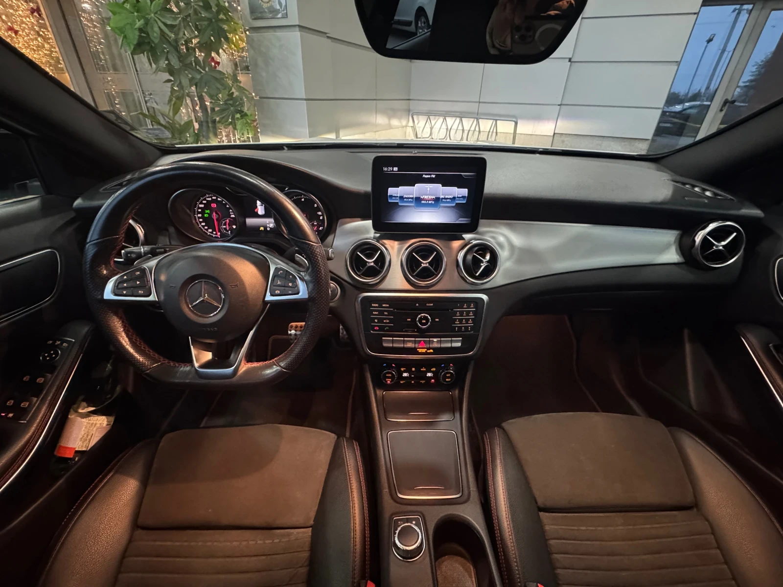 Mercedes-Benz GLA 200  - изображение 9