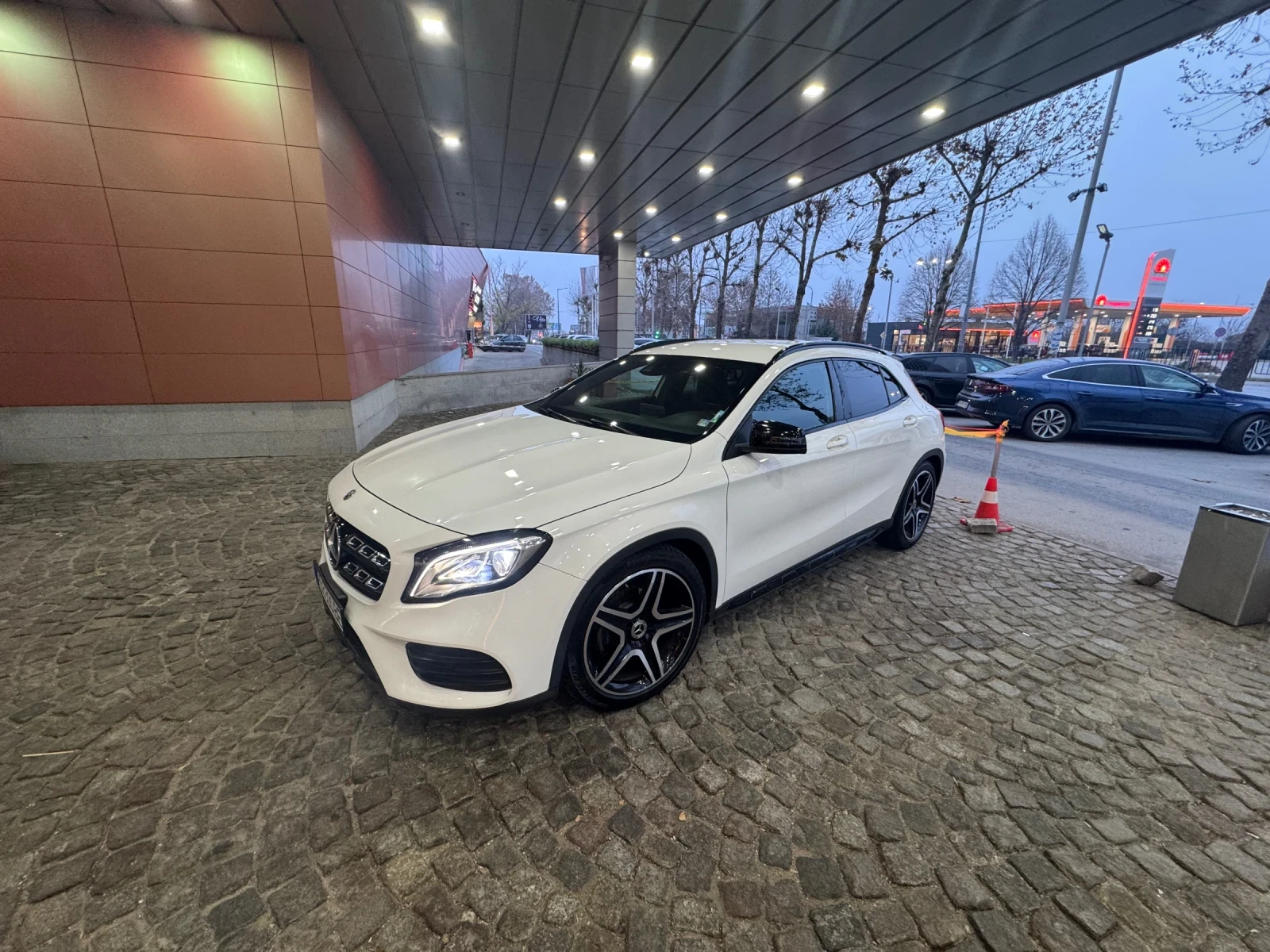 Mercedes-Benz GLA 200  - изображение 2