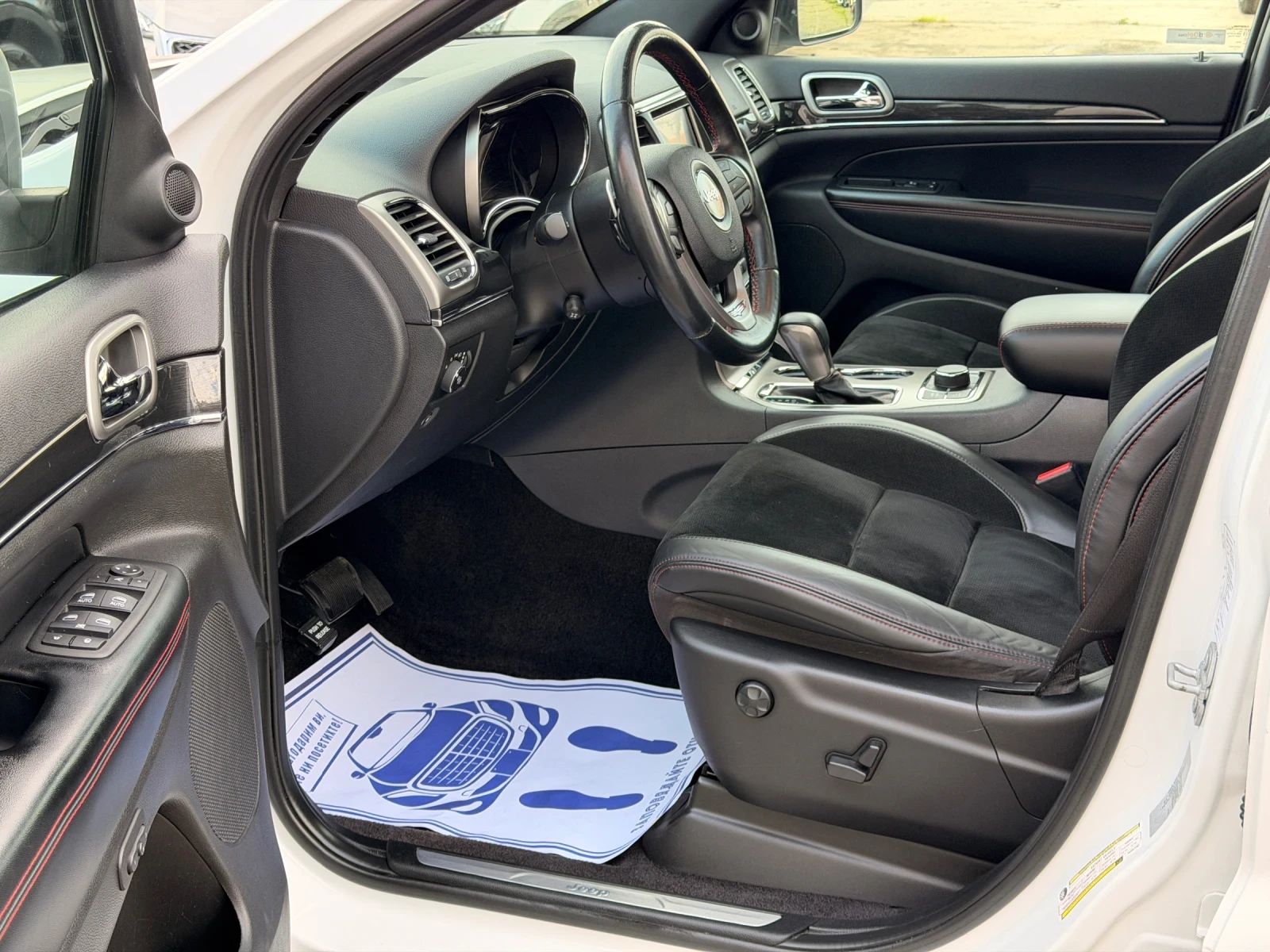 Jeep Grand cherokee Facelift-TRAIL/HAWK-ПАНОРАМА-KEYLES-ПОДГРЕВ-УНИКАТ, снимка 9 - Автомобили и джипове - 54151357