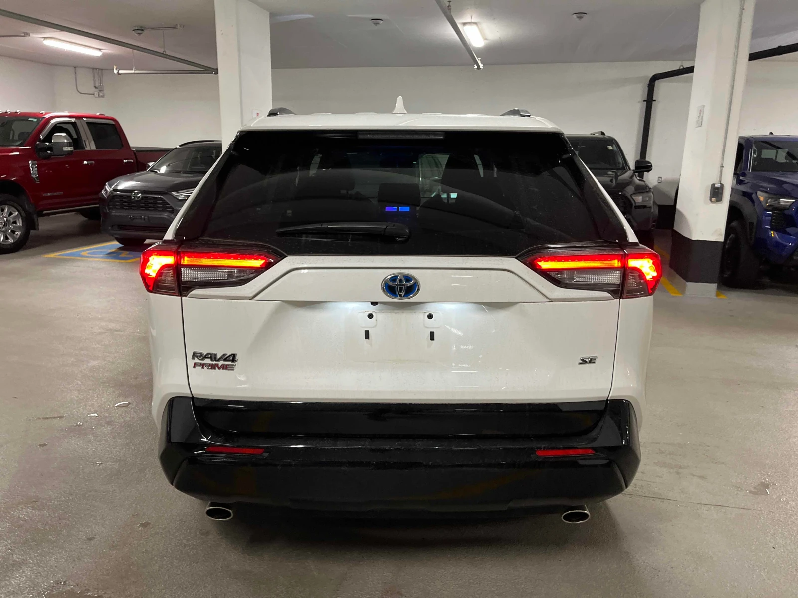 Toyota Rav4 * AWD * CARFAX * ОПЦИЯ ЗА ФИНАНСИРАНЕ, снимка 4 - Автомобили и джипове - 55983876