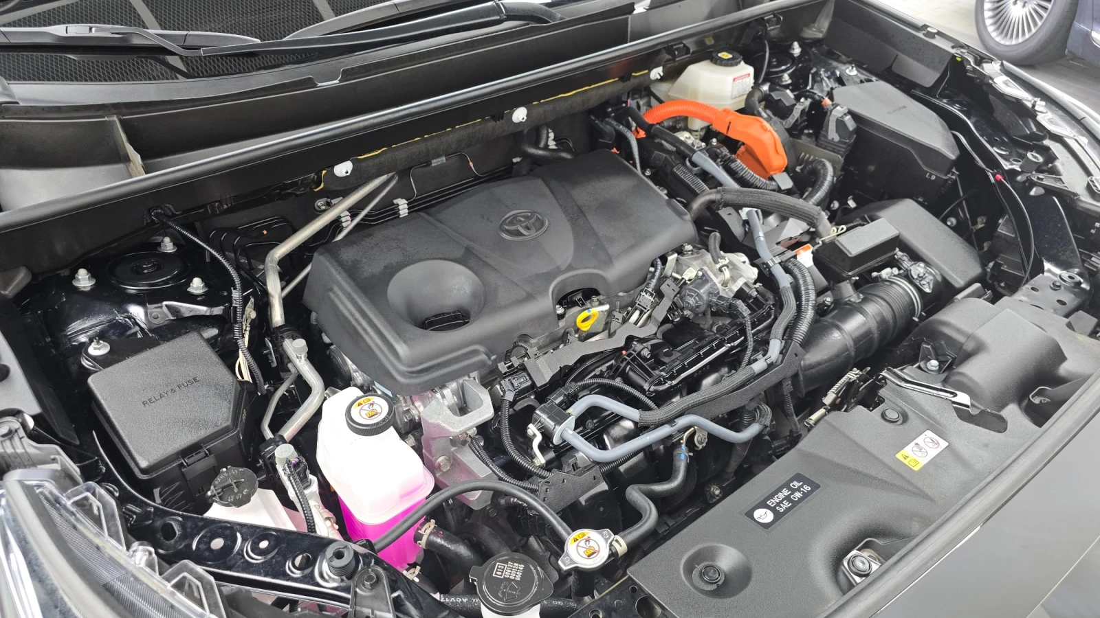 Toyota Rav4 4WD Limited Hybrid, снимка 5 - Автомобили и джипове - 56289414