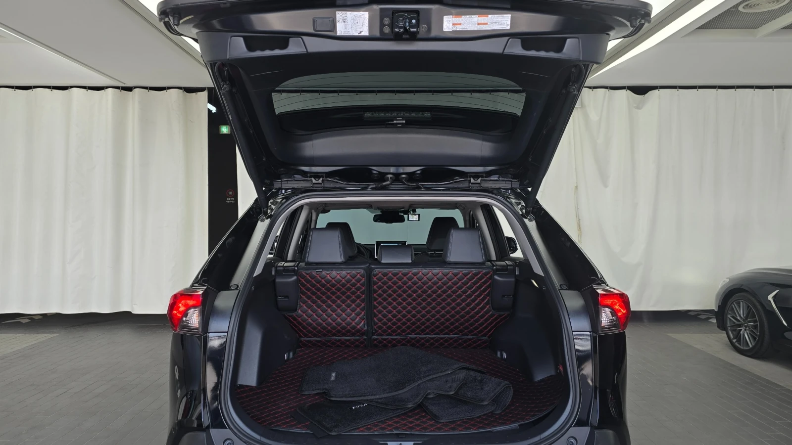 Toyota Rav4 4WD Limited Hybrid, снимка 14 - Автомобили и джипове - 56289414