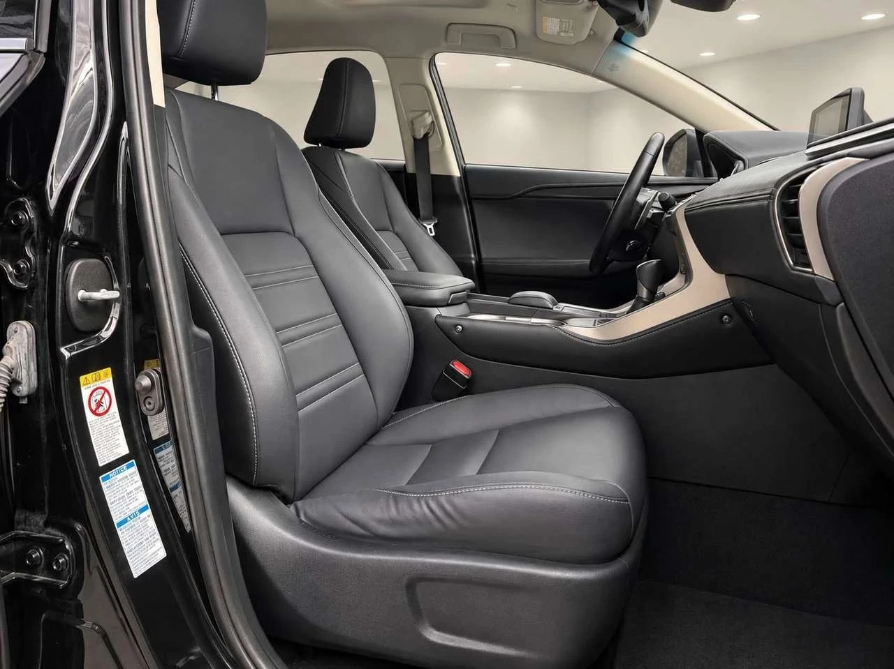 Lexus NX, снимка 10 - Автомобили и джипове - 56714923