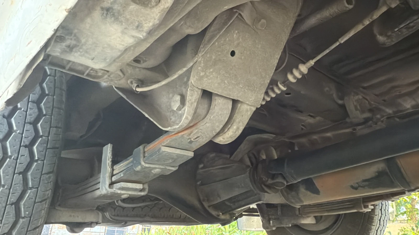 Toyota Hiace 2.4 - изображение 6