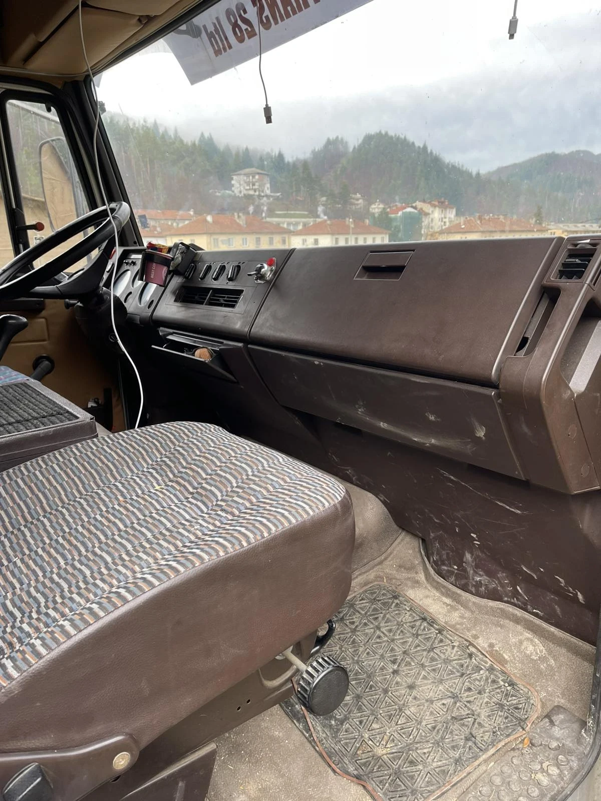 Mercedes-Benz 817 Пътна помощ, снимка 3 - Камиони - 55891114