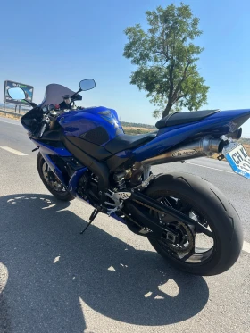    Yamaha YZF-R1