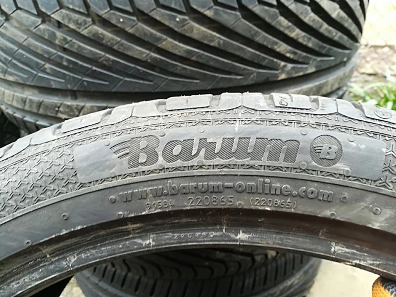 Гуми Летни 245/40R19, снимка 4 - Гуми и джанти - 24205837