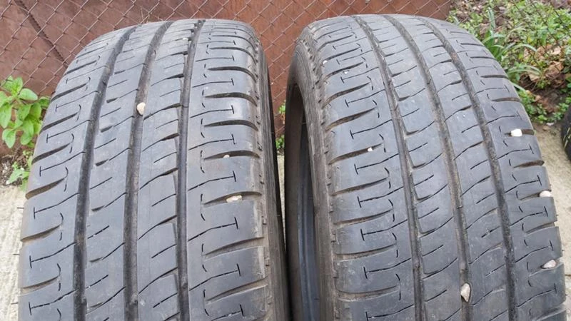 Гуми Летни 205/55R17, снимка 1 - Гуми и джанти - 27400870