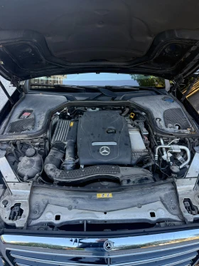 Mercedes-Benz E 200 E200 4MATIC, снимка 14