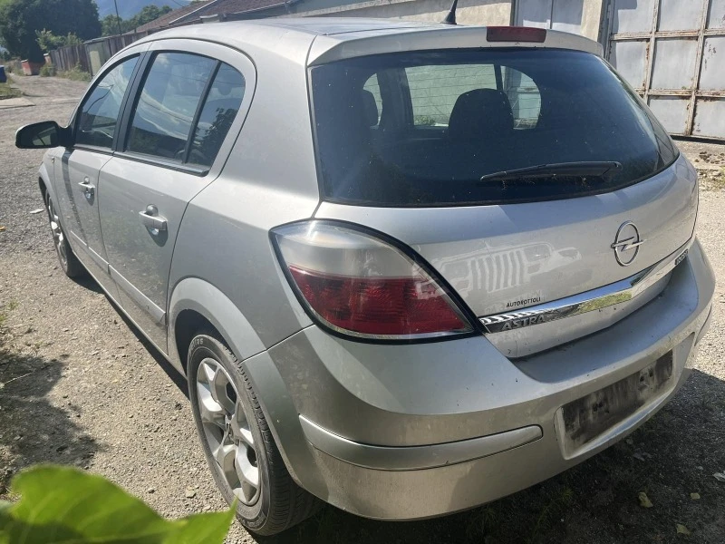 Opel Astra 1.7cdti, снимка 8 - Автомобили и джипове - 46920644