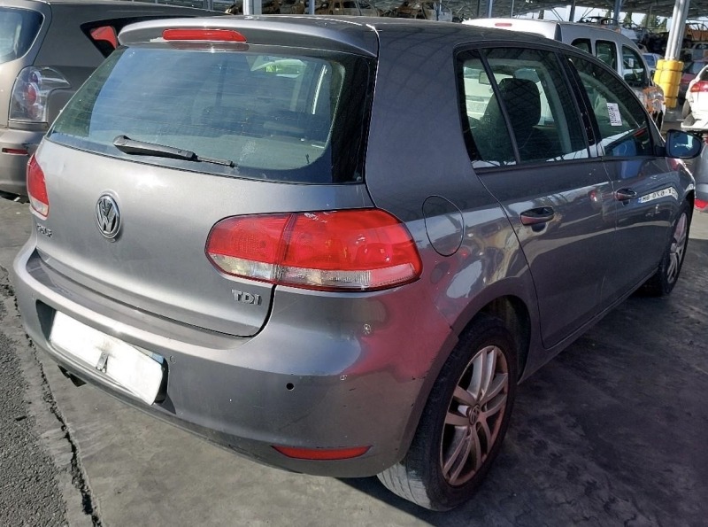 VW Golf VI 2.0 TDI, снимка 4 - Автомобили и джипове - 46354516