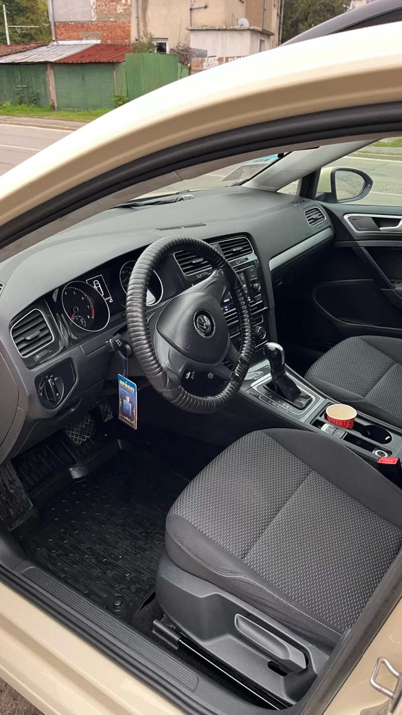 VW Golf 1.5, снимка 5 - Автомобили и джипове - 47543344