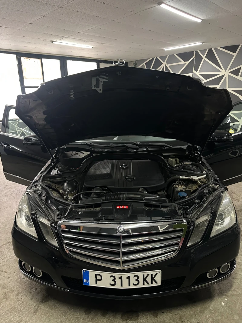 Mercedes-Benz E 220, снимка 15 - Автомобили и джипове - 47962338