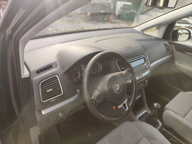 VW Sharan 2.0 TDI 7места , снимка 17 - Автомобили и джипове - 51968662