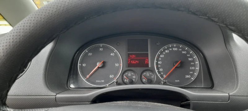 VW Caddy 1.9 tdi, снимка 7 - Автомобили и джипове - 52455925