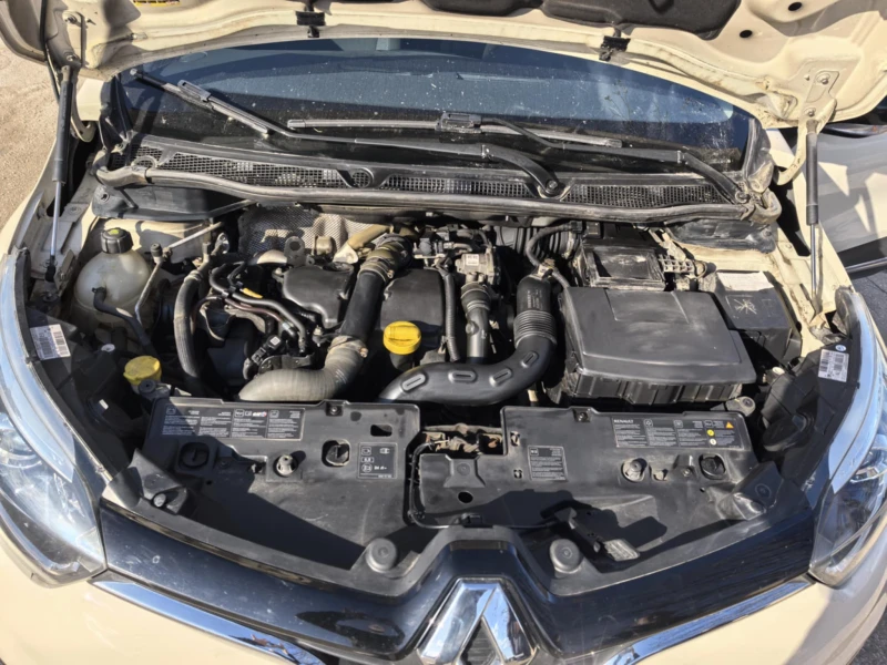 Renault Captur 1.5dci, снимка 9 - Автомобили и джипове - 52540286