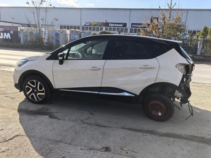 Renault Captur 1.5dci, снимка 6 - Автомобили и джипове - 52540286
