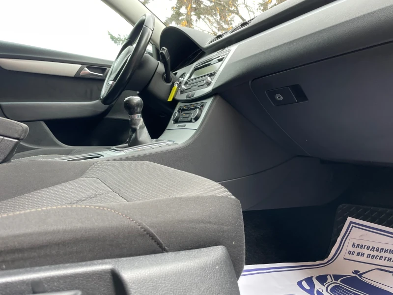 VW Passat 1.6TDI* 105кс, снимка 10 - Автомобили и джипове - 52615624