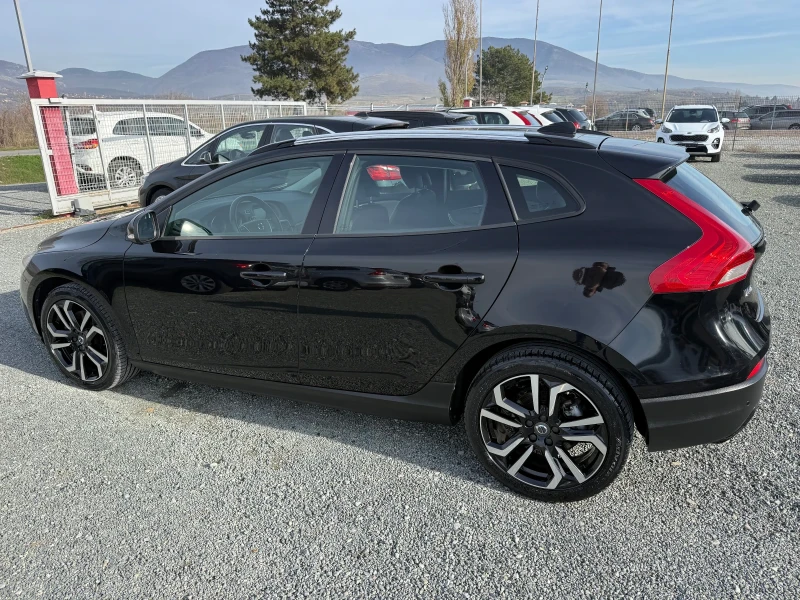 Volvo V40 (KATO НОВА), снимка 9 - Автомобили и джипове - 52844543